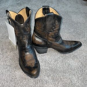 Idyllwind Western Booties - Cowboy Boots - NWT